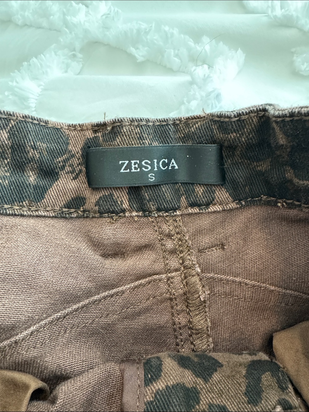 Leopard Print Wide-Leg Jeans - Brown - Picture 8 of 10